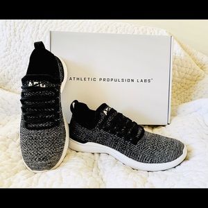 APL Techloom Breeze B&W Ombré Running Shoes Sz 6.5